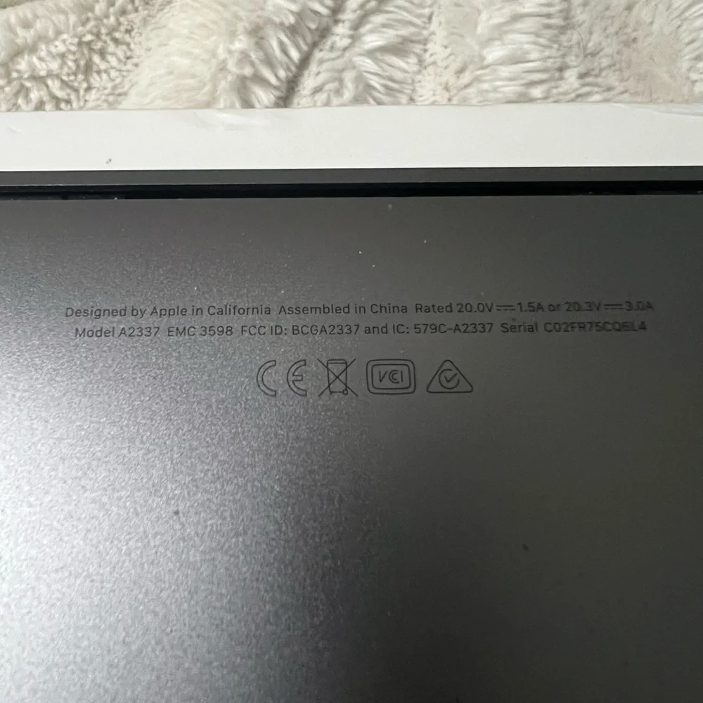 2020 MacBook Air 13 inch A2337